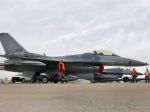 Na základni Incirlik pristálo šesť amerických stíhačiek F-16
