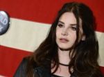 Lana Del Rey zverejnila nový singel z albumu Honeymoon