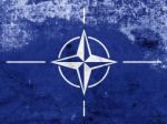 Vláda sa bojí hovoriť pred voľbami o NATO a USA, tvrdí Galko