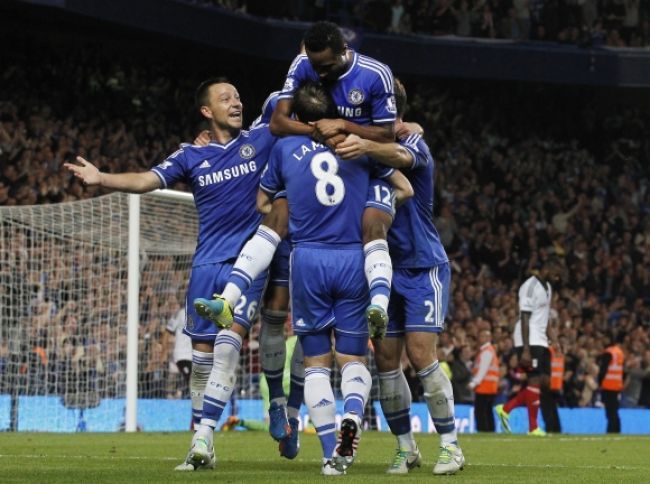 Náskok Chelsea sa zmenšil, myslí si holandský internacionál