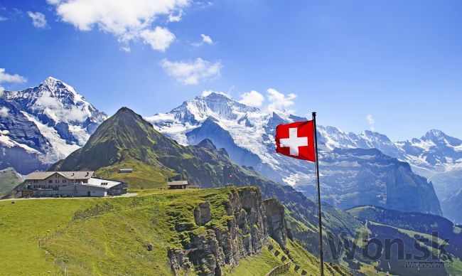 Pod útesom samovrahov vo Švajčiarsku našli mŕtvu rodinu