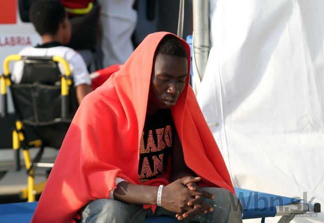 Taliani pomáhali migrantom, v podpalubí našli asi 40 mŕtvol
