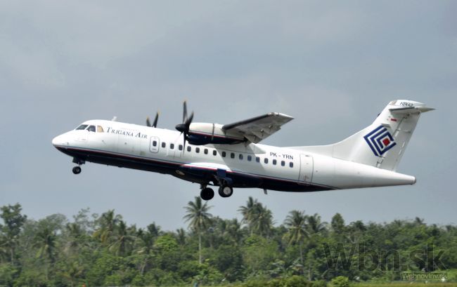 V Indonézii sa zrútilo lietadlo, na palube bolo 54 ľudí