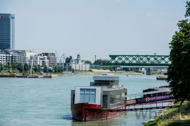 Práce na Starom moste vystavia plavbe po Dunaji stopku