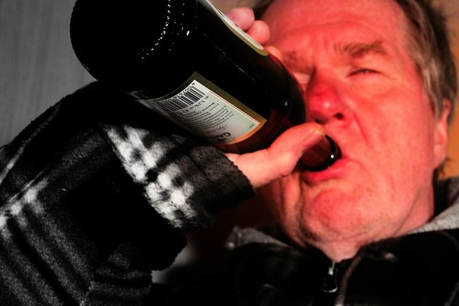 10 vecí, ktoré by ste nikdy nemali kombinovať s alkoholom