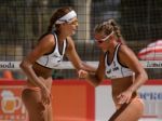Dubovcová s Nestarcovou začali turnaj v Long Beach prehrami