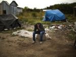 Briti dajú na pomoc migrantom v Calais o milióny eur viac