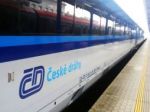 Pražské hlavné nádražie uzavreli, vo vlaku nahlásili bombu