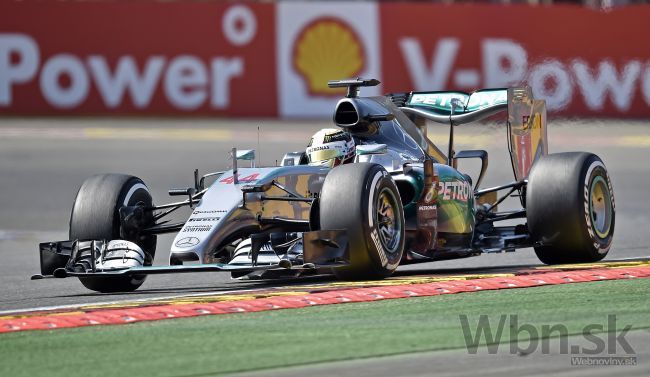 Hamilton napodobnil Schumachera, má ďalšiu pole position