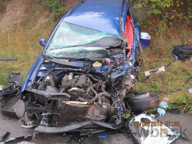 Šesťdesiatnici sa ocitli v zrážke, jeden autonehodu neprežil