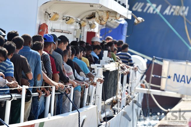 Vo vodách Líbye zachránili rekordný počet migrantov
