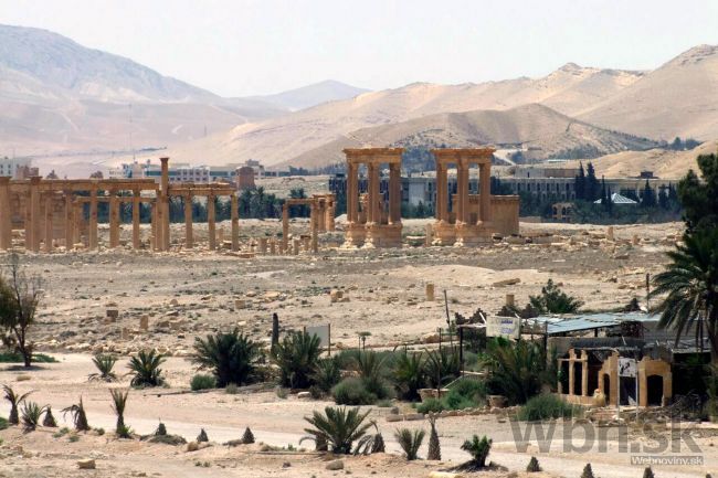Islamský štát vyhodil do vzduchu chrám v Palmýre