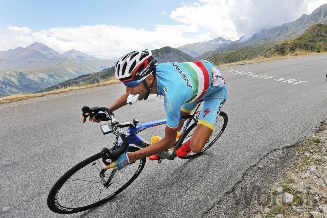 Video: Nibali na Vuelte šokujúco skončil, porušil pravidlá