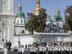 Ukrajina oslavuje nezávislosť, Kyjev zaplnili tisíce vojakov