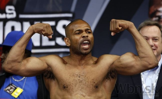 Bývalý boxer Jones si dal čaj s Putinom, žiada o ruský pas