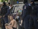 Policajti rozložili kokaínový gang, zadržali osem Čechov