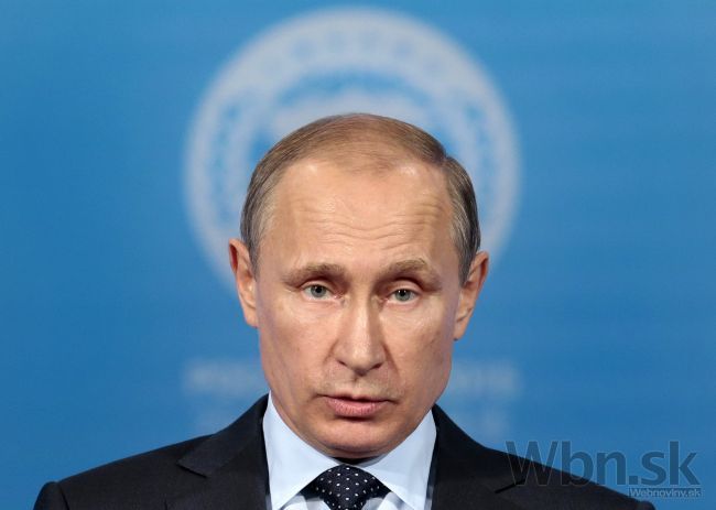Putinova popularita mierne klesla, stále je však vysoká