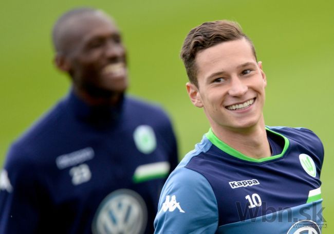 Wolfsburg má náhradu za Bruyneho, kúpil talent zo Schalke