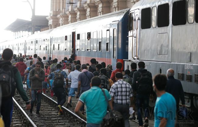 Utečenci zaplavili Východnú stanicu v Budapešti