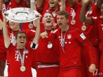 Bayern pripraví pre utečencov tréningový kemp a daruje milión eur
