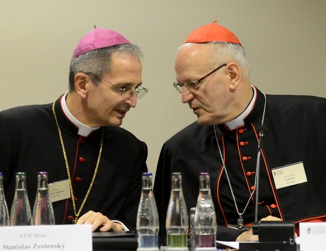 Slovenskí biskupi budú o dva týždne diskutovať o pomoci utečencom