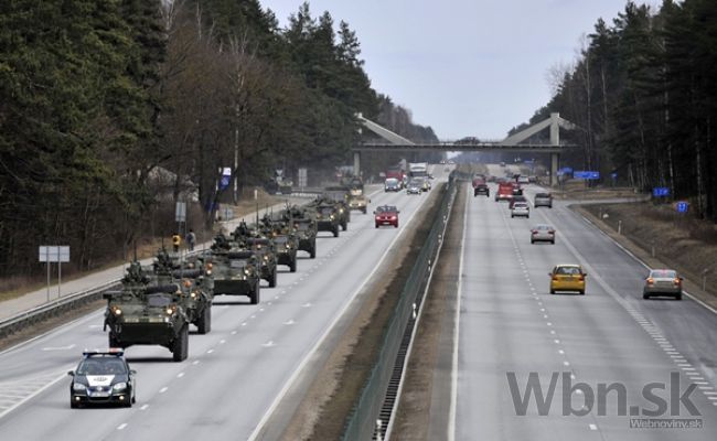Na územie Česka vošiel predvoj amerického vojenského konvoja