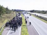Dáni zastavili vlaky s utečencami, smerovali do Švédska