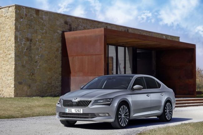 ŠKODA AUTO dodala v auguste zákazníkom 70 700 automobilov