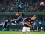 Video: Inter zvládol milánske derby, Kucka dostal žltú kartu