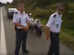 Video: Česká polícia vs. motorkár