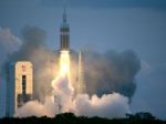 NASA posunula prvý pilotovaný let vesmírnej lode Orion