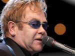 Elton John sa Putinovi poďakoval, no ten mu netelefonoval