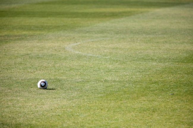 Slováci skončili v chorvátskej cele, vyčíňali na futbale