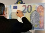 Už o dva mesiace bude v obehu nová 20-eurová bankovka