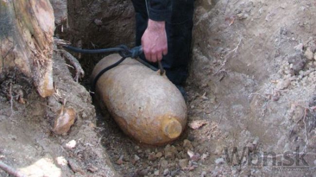 Pri nemeckej továrni odpálili bombu z druhej svetovej vojny