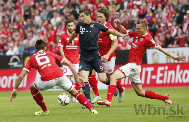 Video: Bayern opäť nezaváhal, Lewandowski dal jubilejný gól