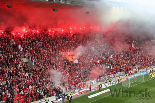Video: Derby pražských 'S' vyhrala kurióznym gólom Slavia