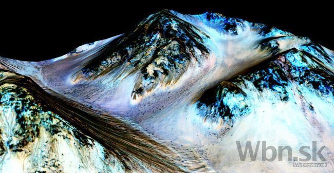 Objavili ďalšie dôkazy o prítomnosti tekutej vody na Marse