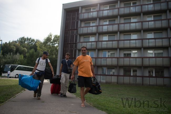 Utečenci v Gabčíkove sú na Slovensku nelegálne, tvrdí SaS