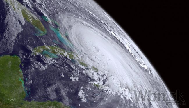 Video: Silný hurikán bičuje Bahamy, mohol by ohroziť aj USA