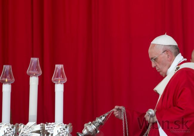 Pápež menoval slovenského kňaza za svojho ceremoniára