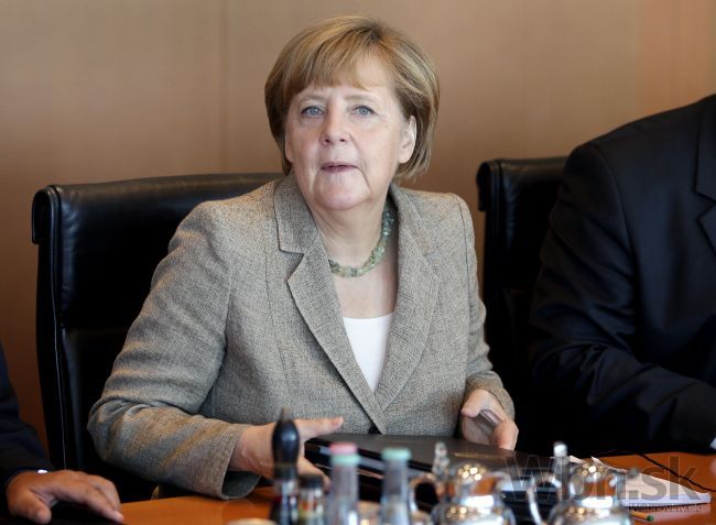Popularita Merkelovej klesá, Nemci majú obavy z migrantov