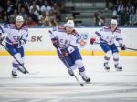 Video: V KHL vyhrávali domáci, obhajca titulu sa trápi