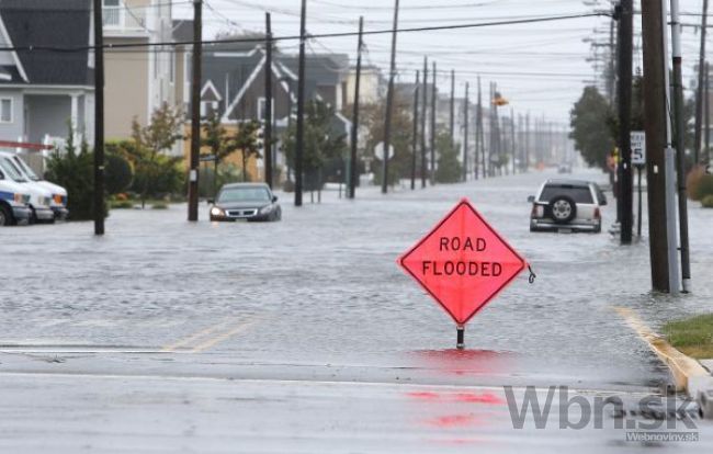 Hurikán Joaquin zasiahol východné pobrežie USA, zabil ľudí