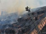JASNÁ: Požiar hotela Junior hasiči stále likvidujú