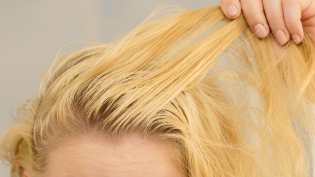 Mastné vlasy: 10 účinných tipov, ako sa ich zbavíte