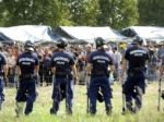 Slováci pomôžu Maďarom s utečencami, ponúkneme im policajtov