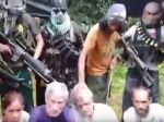 VIDEO: Islamisti ukazujú unesených cudzincov a Filipínku