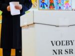 Do parlamentu by sa dostalo sedem strán, vedie Smer