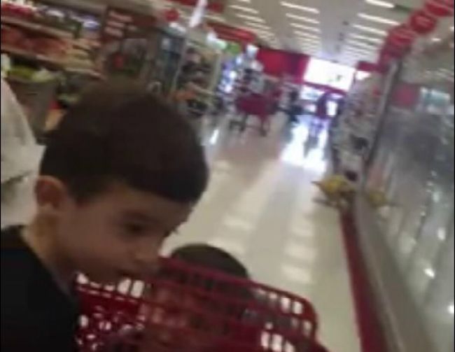 Video: Nechutný vtip v supermarkete